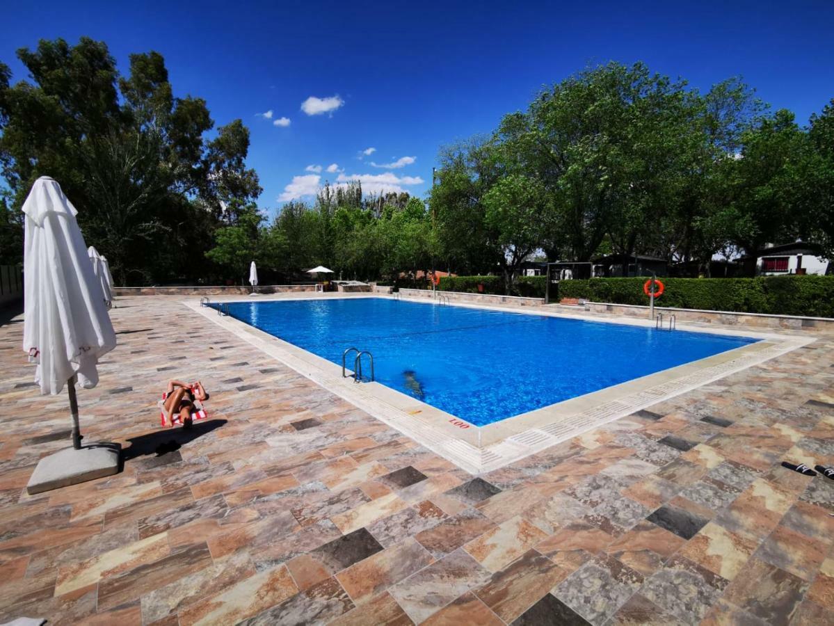 Bungalows Alpha Getafe Zewnętrze zdjęcie